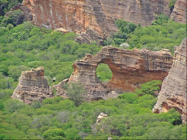 Pedra Furada - Parque Nacional Serra da Capivara - Estado do Piau