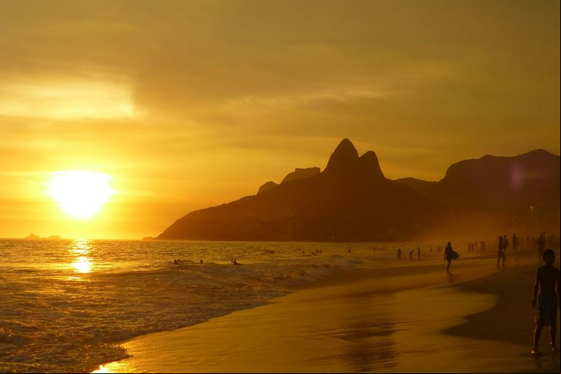 Destinos de viagem - O que fazer no Rio de Janeiro - Praia de Ipanema, Morro Dois Irm