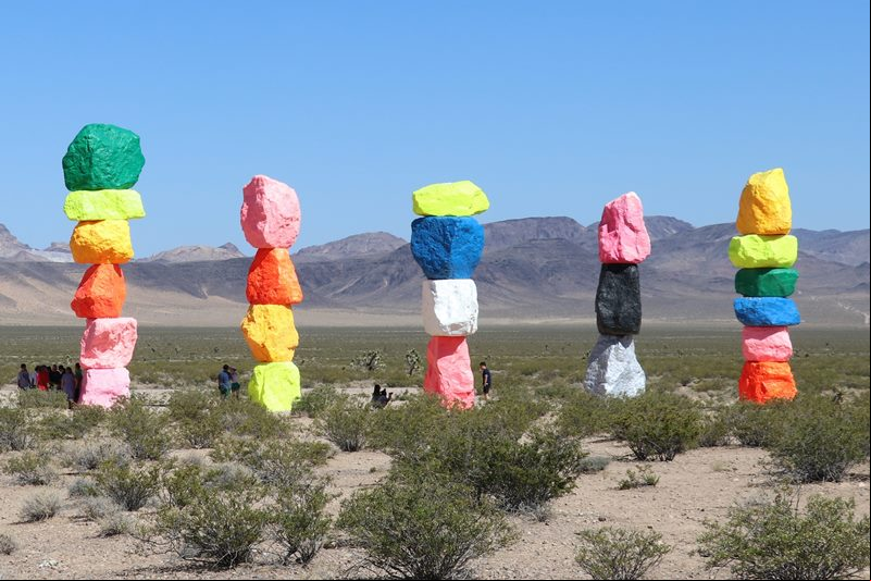 Seven Magic Mountains (Sete Montanhas M